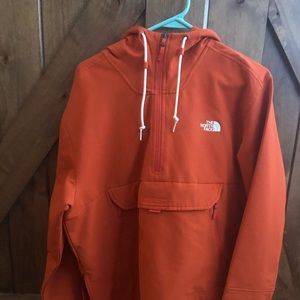 Men’s Northface half zip hooded sweatshirt